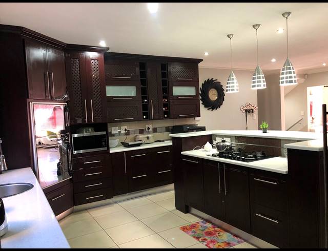 4 BEDROOM TOWNHOUSE FOR SALE IN RISIVILLE